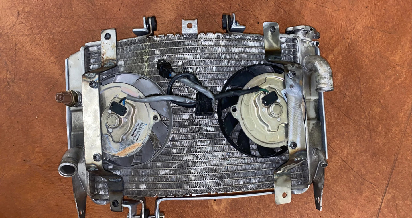 Suspect 03-04 ZX6 Radiator Support