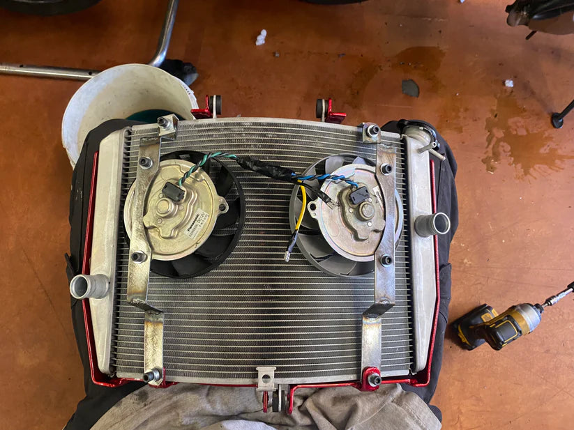 Suspect 09-12 ZX6 Radiator Support