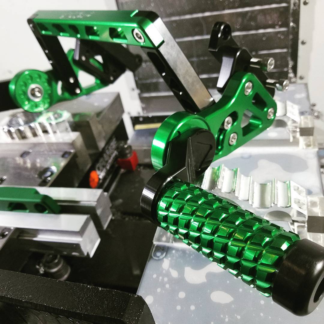 09-25 ZX6R CNC Adjustable Subcage - Impaktech