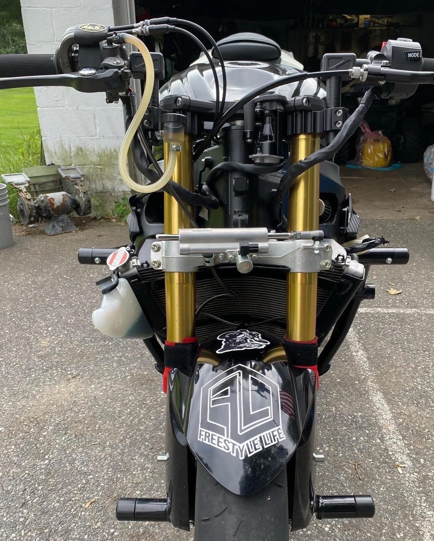 Suspect 11-22 GSXR 600/750 Radiator Support
