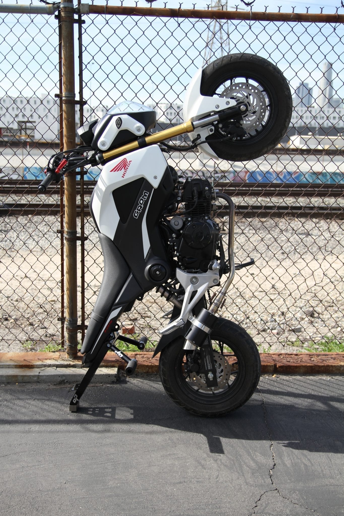 On Point 14-21 Grom SUBCAGE w/Titanium Scrape Bar (Adjustable Peg Position)