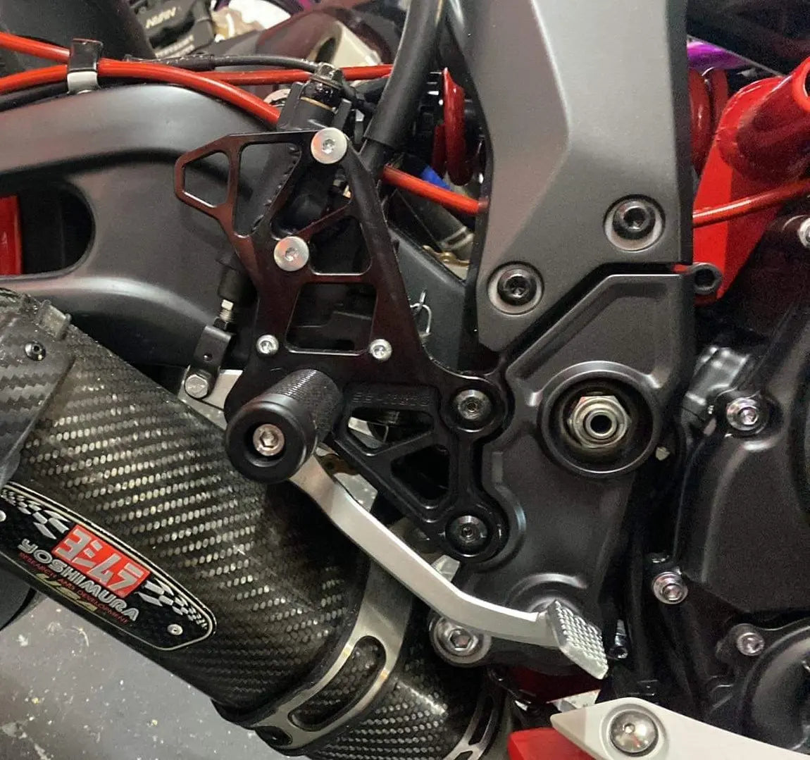 R7 Rearsets