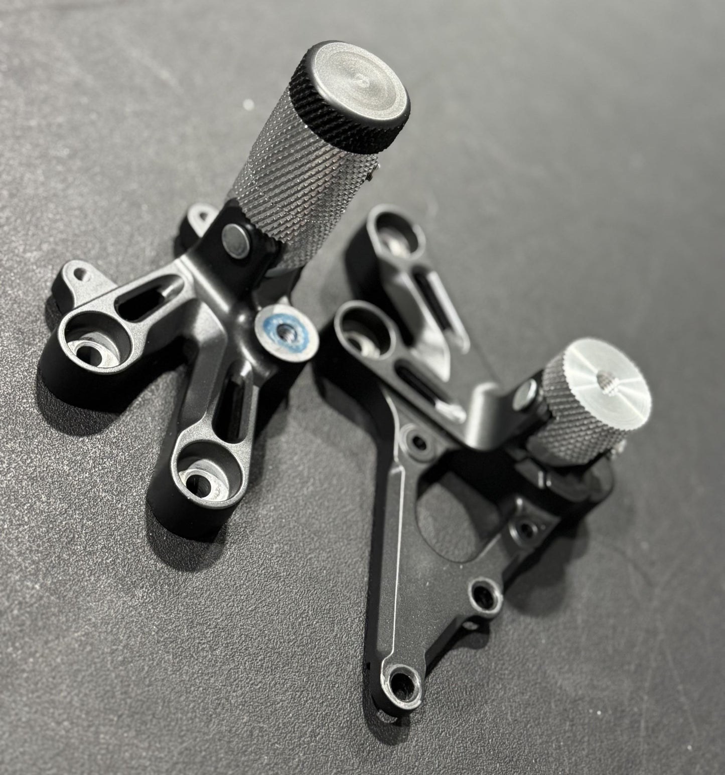 Outlaw Stunt Pegs for 2025+ MT07