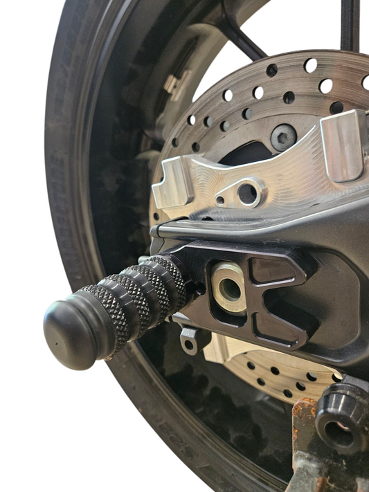 R7 FZ/MT07 REAR AXLE SLIDERS WITH ADJUSTER BLOCKS