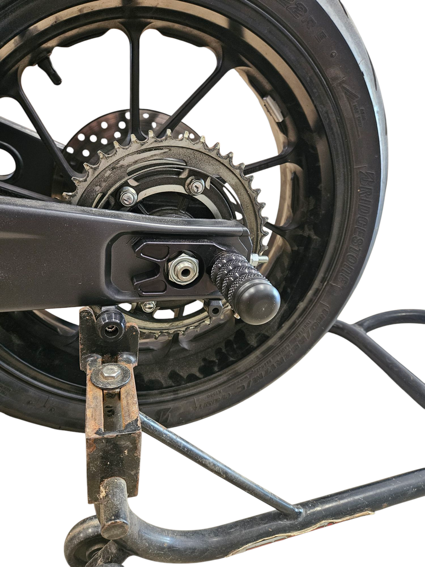 R7 FZ/MT07 REAR AXLE SLIDERS WITH ADJUSTER BLOCKS