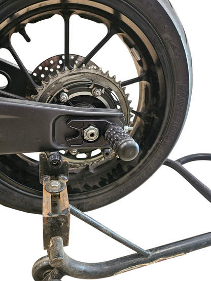 R7 FZ/MT07/XSR700/900 REAR AXLE SLIDERS WITH ADJUSTER BLOCKS