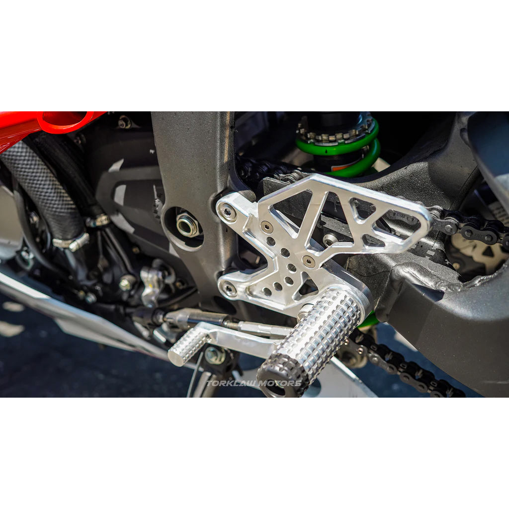 Kawasaki ZX6 Rear Sets w/ pegs